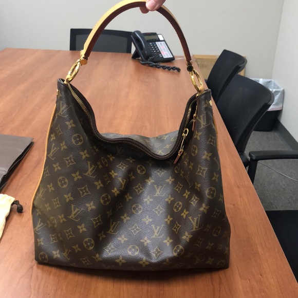 Louis Vuitton Bag - Picture 3 of 9